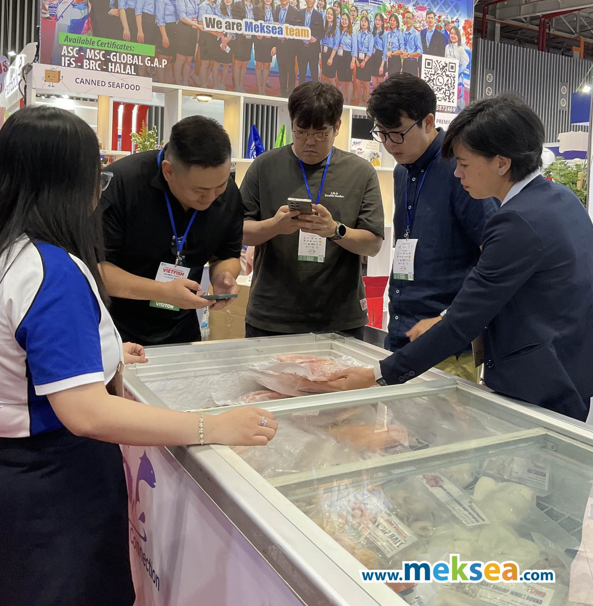 Many visitors have come to our booth
