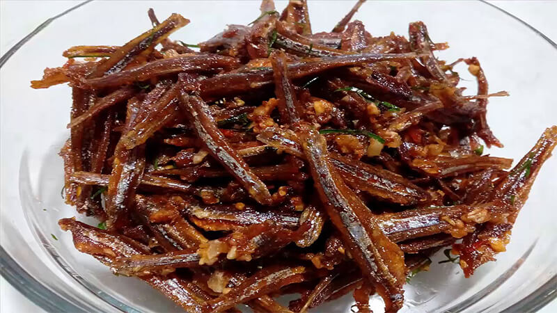 Peppery Braised Dried Anchovies